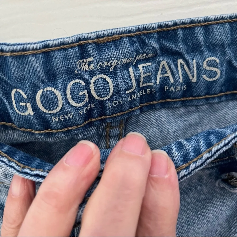 GOGO Women's Distressed Light Blue Straight Leg Cropped Jeans